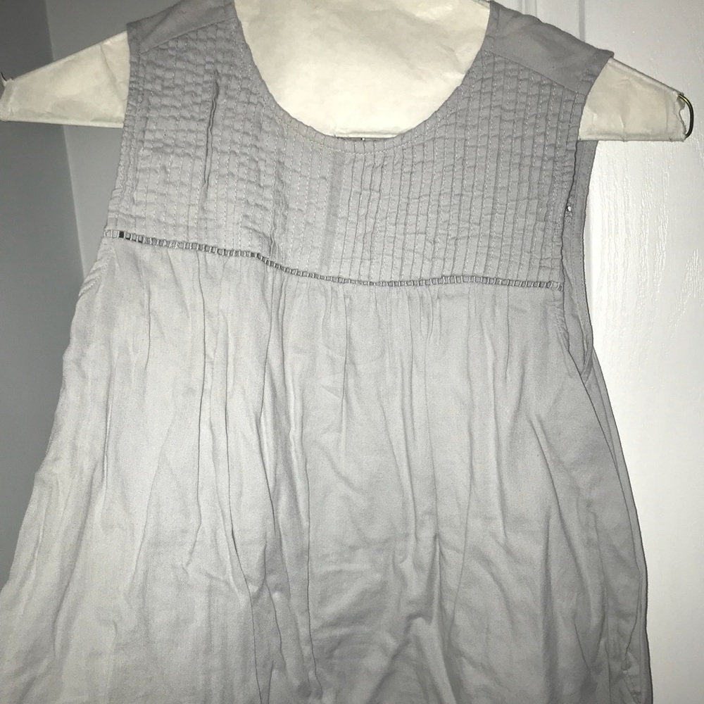 light gray tank